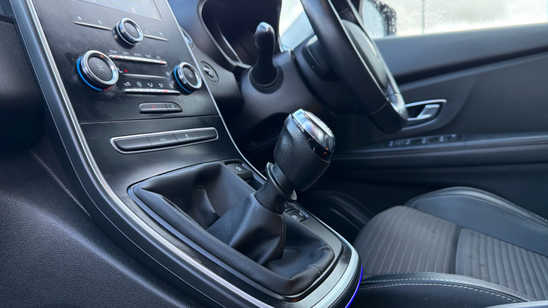 Renault Scenic 1.2 TCE 130 Dynamique Nav 5dr Petrol Estate